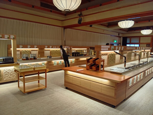 月の座リニューアルの様子